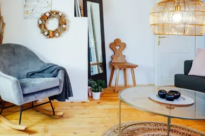 Ein Sitzbereich in der Unterkunft Apartment Aussee- Hallsatt Salzherrenhof- Küche, WLAN, Netflix