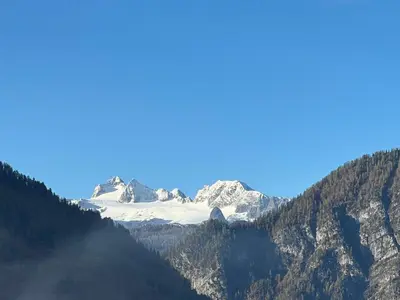 Ein allgemeiner Bergblick oder ein Berglick von der Ferienwohnung aus