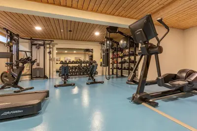 Das Fitnesscenter und/oder die Fitnesseinrichtungen in der Unterkunft Alpine Club Resort
