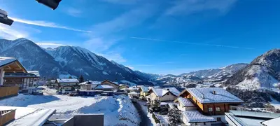 Ein allgemeiner Bergblick oder ein Berglick von des Hotels aus