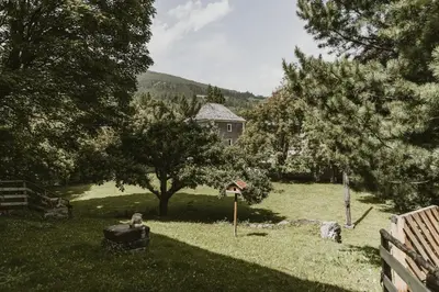 Ein Garten an der Unterkunft Hotel Steffner-Wallner