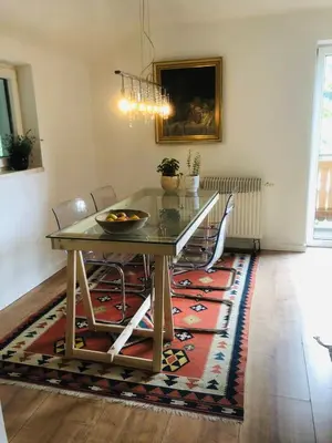 Ein Sitzbereich in der Unterkunft Ferienwohnung Attersee-Mondsee
