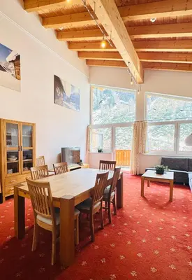 Ein Sitzbereich in der Unterkunft alpsrental Apartments Freja Obertauern