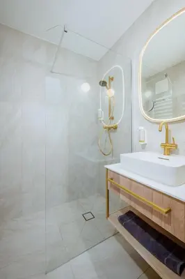 Ein Badezimmer in der Unterkunft Crystls Aparthotel