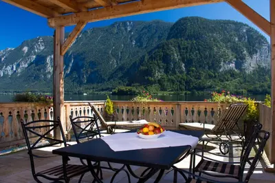Ein allgemeiner Bergblick oder ein Berglick von des Hotels aus