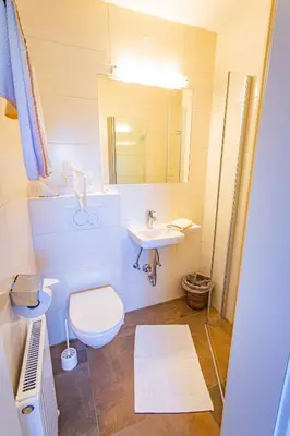 Ein Badezimmer in der Unterkunft Soldanella 6 by Alpenidyll Apartments