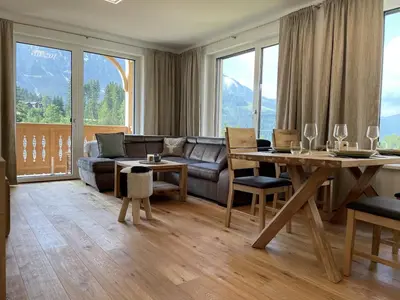 Ein allgemeiner Bergblick oder ein Berglick von der Ferienwohnung aus