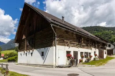 Ein allgemeiner Bergblick oder ein Berglick von der Ferienwohnung aus