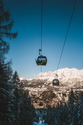 Ein allgemeiner Bergblick oder ein Berglick von des Hotels aus