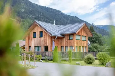Ein allgemeiner Bergblick oder ein Berglick von des Chalets aus
