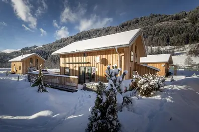 Ein allgemeiner Bergblick oder ein Berglick von des Chalets aus