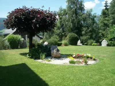 Ein Garten an der Unterkunft Appartementhaus Fritz-Rosenkranz