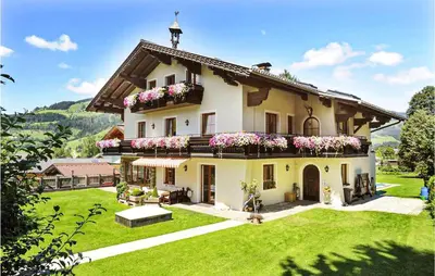 Ein Garten an der Unterkunft Ferienwohnung - Wagrain