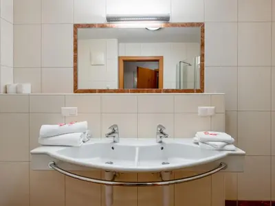 Ein Badezimmer in der Unterkunft Apartment Appartement 3 by Interhome
