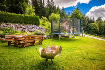 Ein Garten an der Unterkunft Ferienhaus Sonnenseite