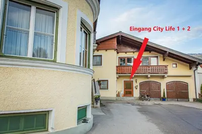 Das Gebäude in dem sich die Ferienwohnung befindet