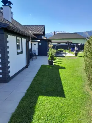 Ein Garten an der Unterkunft Apartment Mira