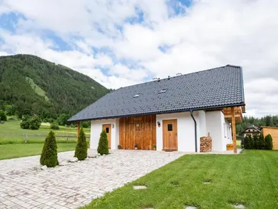 Ein allgemeiner Bergblick oder ein Berglick von des Chalets aus