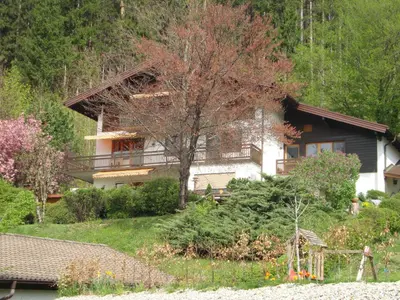 Ein Garten an der Unterkunft Haus Margrit Ferienwohnung in Sonnenlage