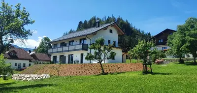 Das Gebäude in dem sich die Ferienwohnung befindet