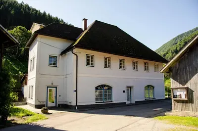 Das Gebäude in dem sich die Ferienwohnung befindet