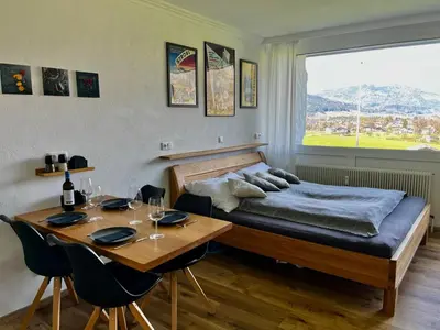 Ein allgemeiner Bergblick oder ein Berglick von der Ferienwohnung aus
