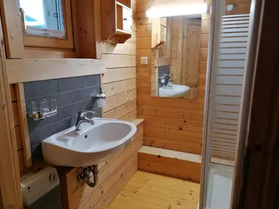 Ein Badezimmer in der Unterkunft Gemütliches Ferienhaus mit Holzofen und Sauna