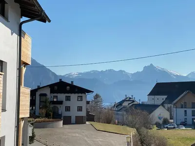 Ein allgemeiner Bergblick oder ein Berglick von der Ferienwohnung aus