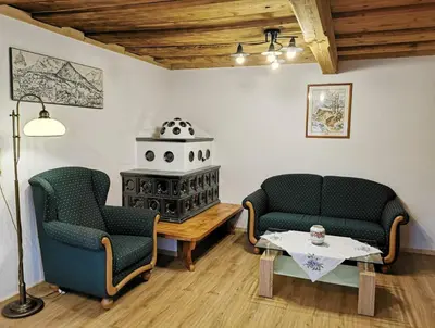 Ein Sitzbereich in der Unterkunft Ferienhaus Rosl am Grundlsee