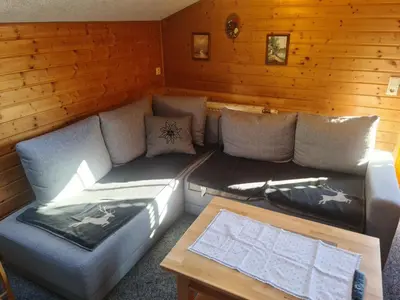 Ein Sitzbereich in der Unterkunft Schöne Ferienwohnung im Naturpark Grebenzen