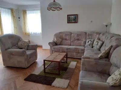 Ein Sitzbereich in der Unterkunft Ferienwohnung Haus Graf