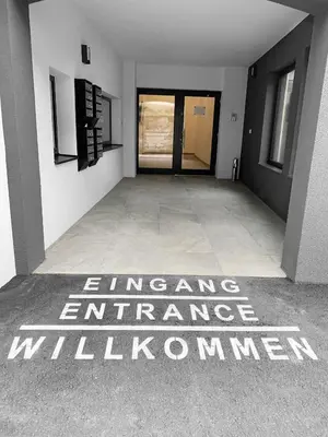 Ein Zertifikat, Auszeichnung, Logo oder anderes Dokument, das in der Unterkunft Traum Panorama Apartment mit Berg & Seeblick ausgestellt ist