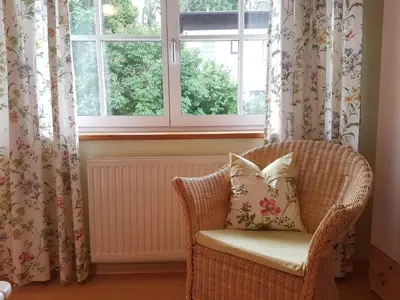 Ein Sitzbereich in der Unterkunft Wunderschöne Ferienwohnung mit Seeblick