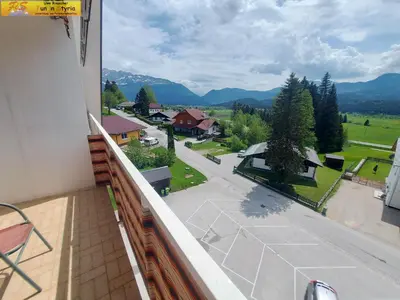 Ein allgemeiner Bergblick oder ein Berglick von der Ferienwohnung aus