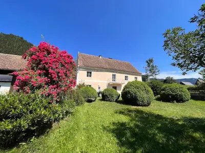 Ein Garten an der Unterkunft Hubenbauer - Bauernhaus mit Garten und Parkplatz