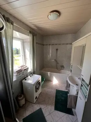 Ein Badezimmer in der Unterkunft Hubenbauer - Bauernhaus mit Garten und Parkplatz