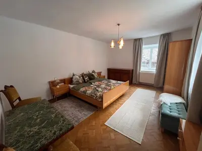 Ein Bett oder Betten in einem Zimmer der Unterkunft Hubenbauer - Bauernhaus mit Garten und Parkplatz