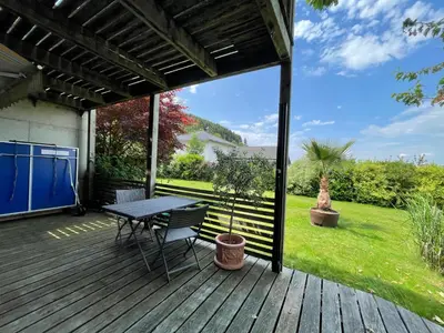 Ein allgemeiner Bergblick oder ein Berglick von der Ferienwohnung aus