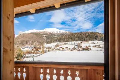 Ein allgemeiner Bergblick oder ein Berglick von der Ferienwohnung aus