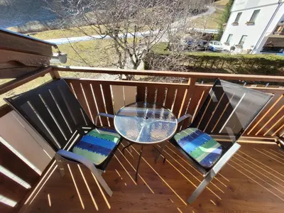 Ein Balkon oder eine Terrasse in der Unterkunft Komfort Appartement Windberger, 5m to ski slope, 200m to cable car, Schladming Dachsteincard inklusive