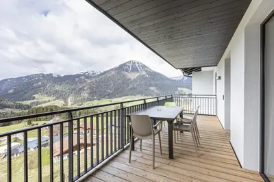 Ein allgemeiner Bergblick oder ein Berglick von der Ferienwohnung aus