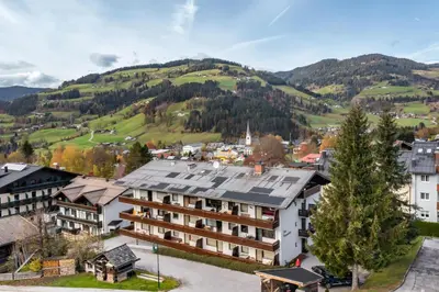 Ein allgemeiner Bergblick oder ein Berglick von der Ferienwohnung aus