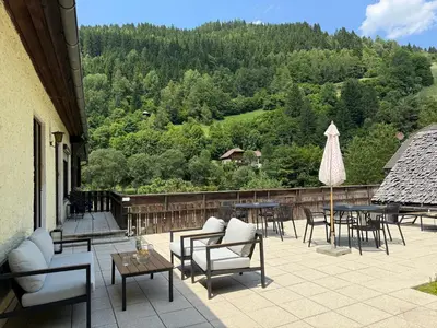 Ein allgemeiner Bergblick oder ein Berglick von des Bed & Breakfasts aus
