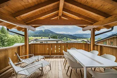 Ein allgemeiner Bergblick oder ein Berglick von der Ferienwohnung aus