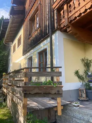 Das Gebäude in dem sich die Ferienwohnung befindet