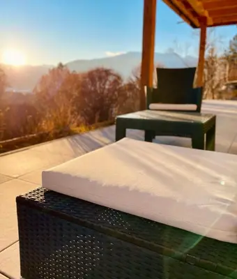 Ein allgemeiner Bergblick oder ein Berglick von der Ferienwohnung aus