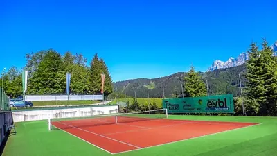 Tennis und/oder Squash in der Unterkunft Appartement La vista oder in der Nähe