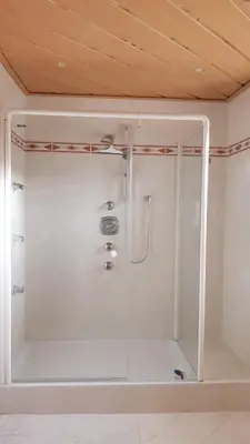 Ein Badezimmer in der Unterkunft Apartment mit eigenem Garten in traumhafter Lage