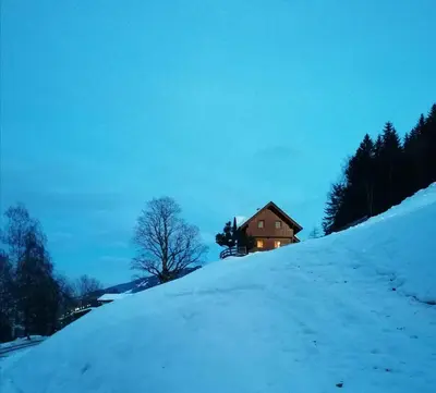 Ahornhütte im Winter