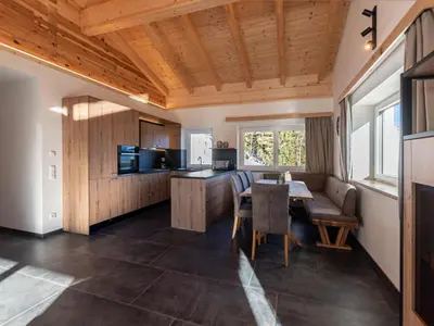 Küche/Küchenzeile in der Unterkunft Holiday Home Alpenauszeit by Interhome